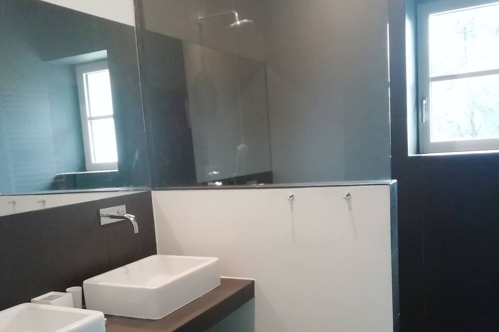 Photo of Bathroom in Talmont-Saint-Hilaire
