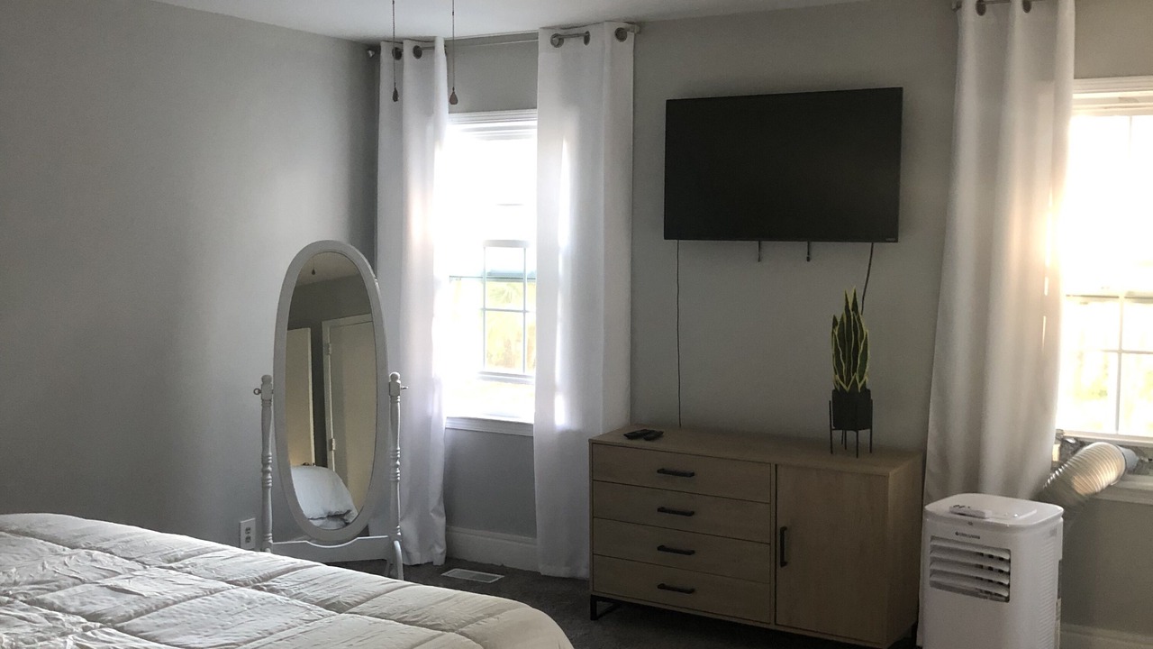 Photo of Bedroom in Country Club Estates