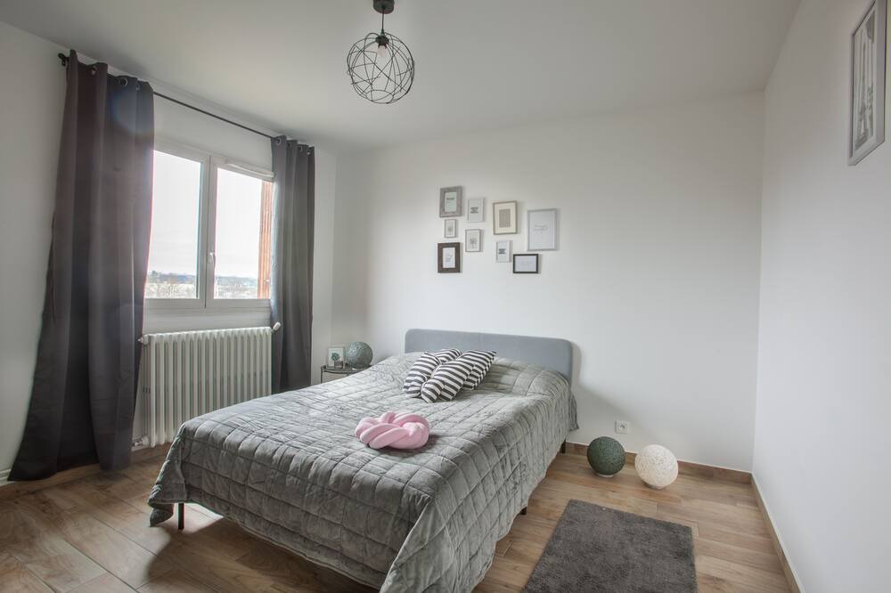 Photo of Bedroom in Clamart