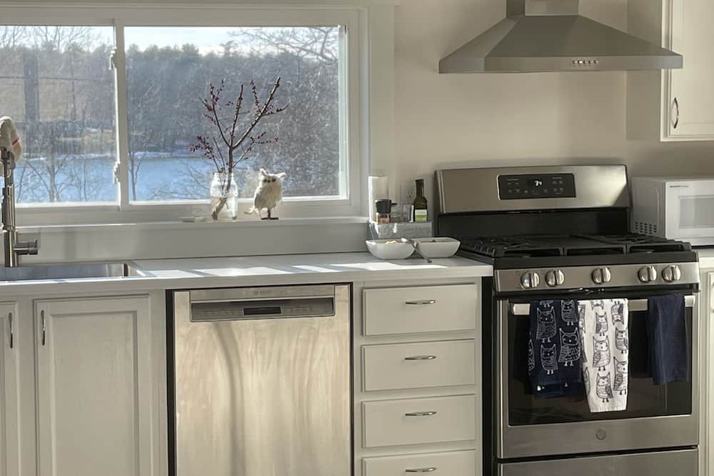 Photo of Kitchen in South Thomaston