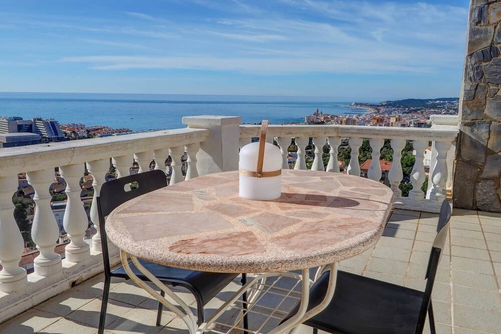 Photo of Others in Sitges
