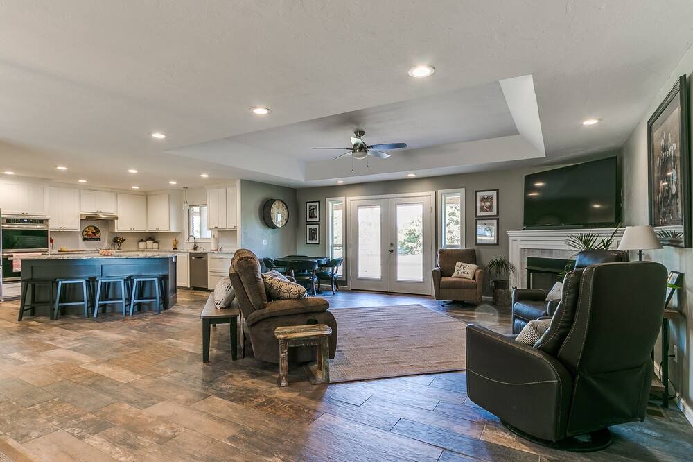 Photo of Livingroom in Cedar Valley