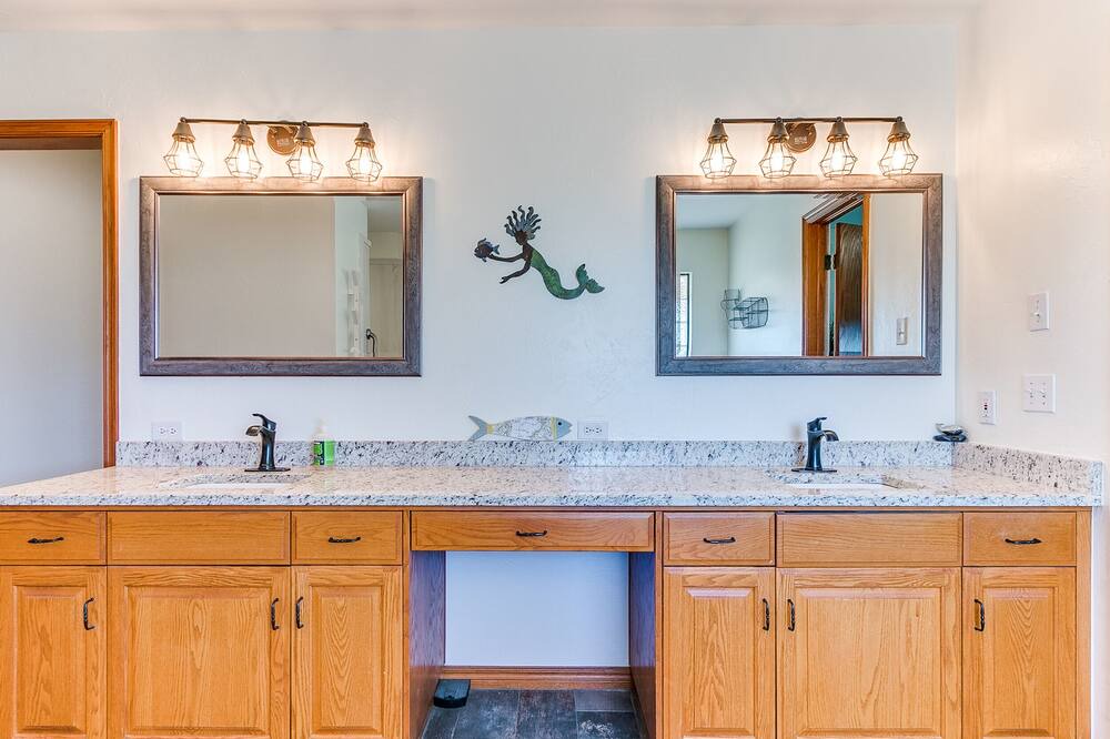 Photo of Bedroom in Cedar Valley