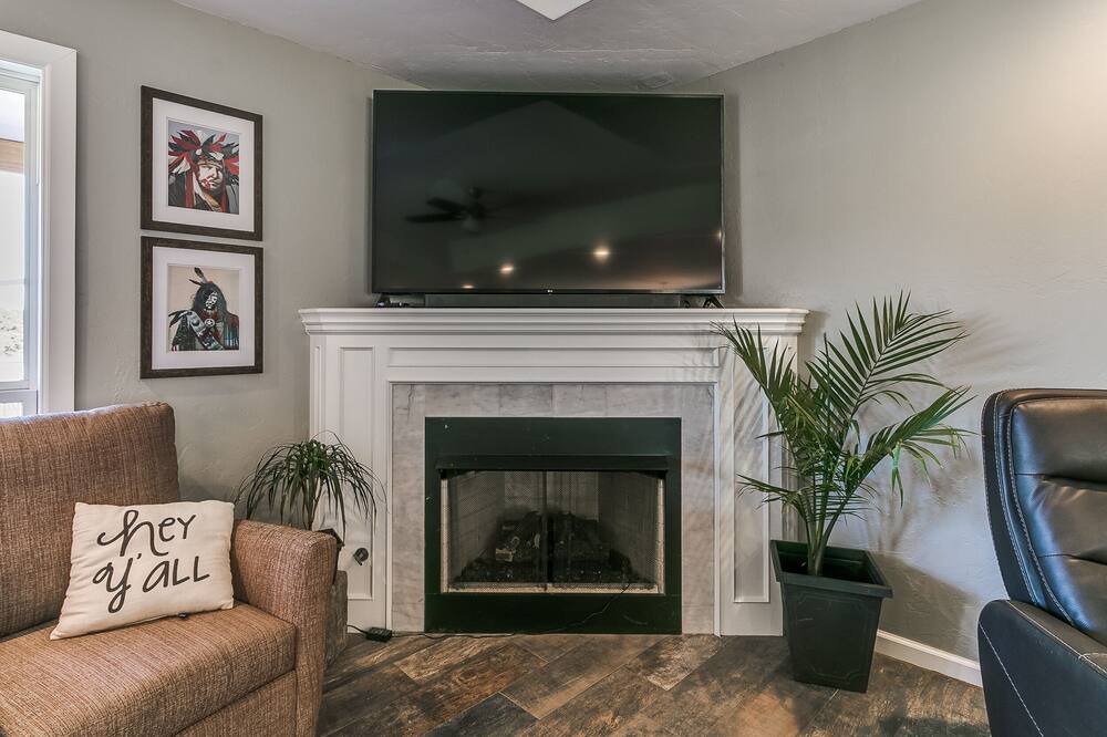 Photo of Livingroom in Cedar Valley