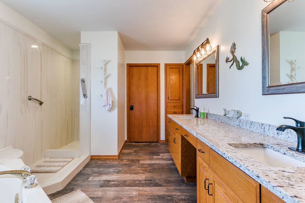 Photo of Bedroom in Cedar Valley