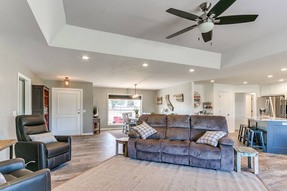 Photo of Livingroom in Cedar Valley