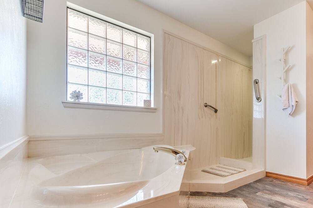 Photo of Bathroom in Cedar Valley