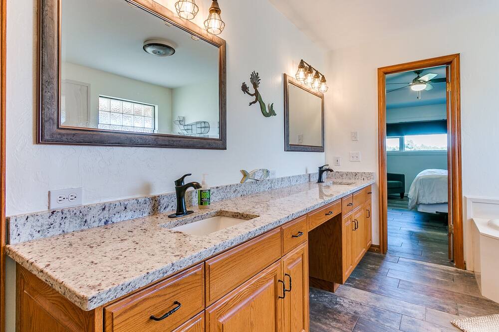 Photo of Bathroom in Cedar Valley