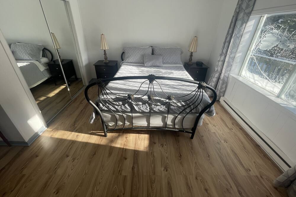 Photo of Bedroom in St-Adolphe-d'Howard