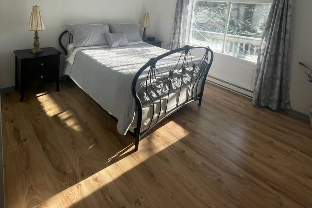 Photo of Bedroom in St-Adolphe-d'Howard