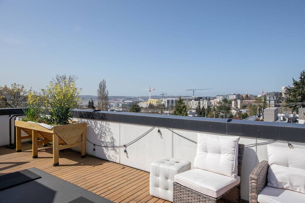 Photo of Patio Balcony in Squire Park