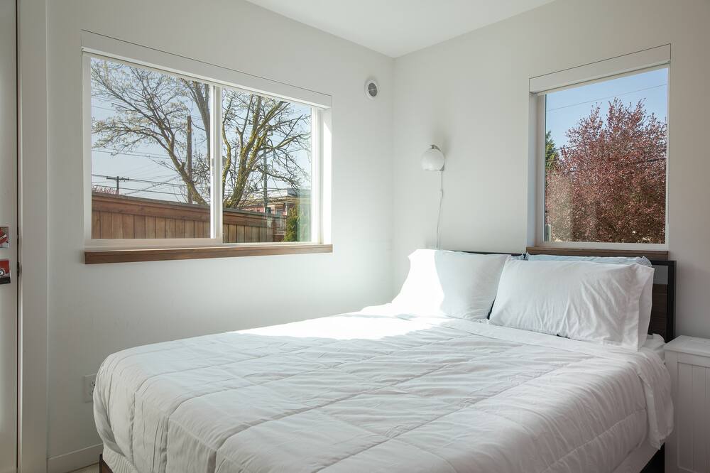 Photo of Livingroom in Squire Park