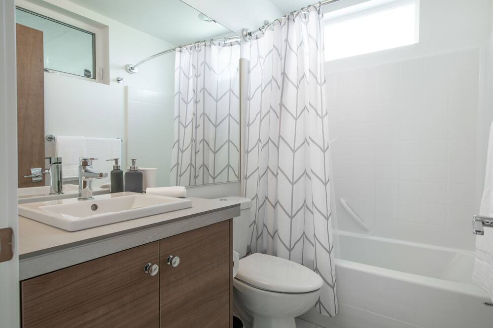Photo of Bathroom in Squire Park