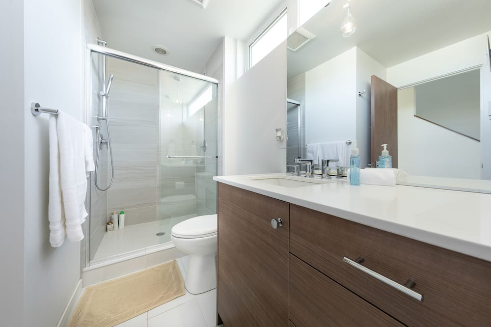 Photo of Bathroom in Squire Park