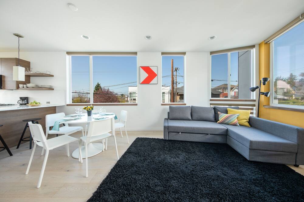 Photo of Livingroom in Squire Park