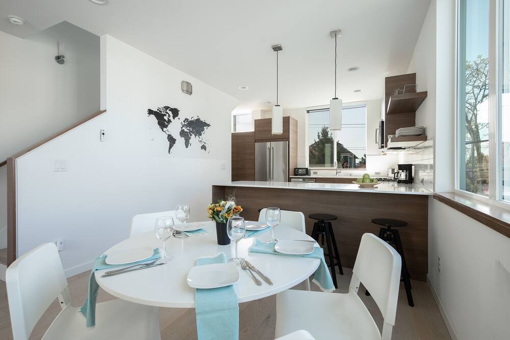 Photo of Livingroom in Squire Park