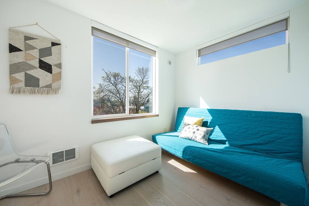 Photo of Livingroom in Squire Park