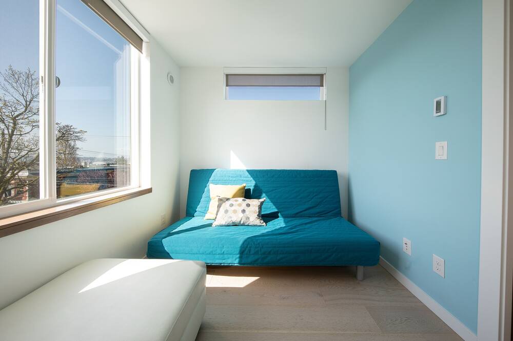 Photo of Livingroom in Squire Park