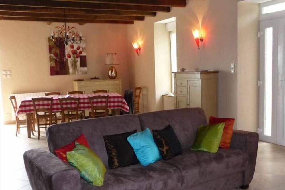 Photo of Livingroom in Moyrazes