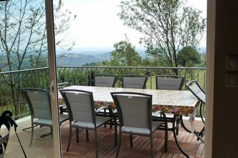 Photo of Patio Balcony in Moyrazes