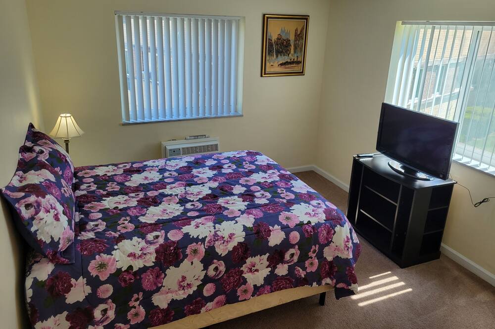 Photo of Bedroom in University City