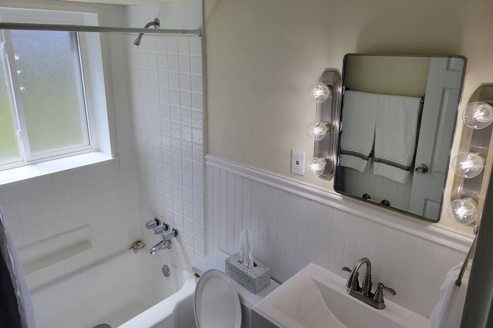 Photo of Bathroom in University City
