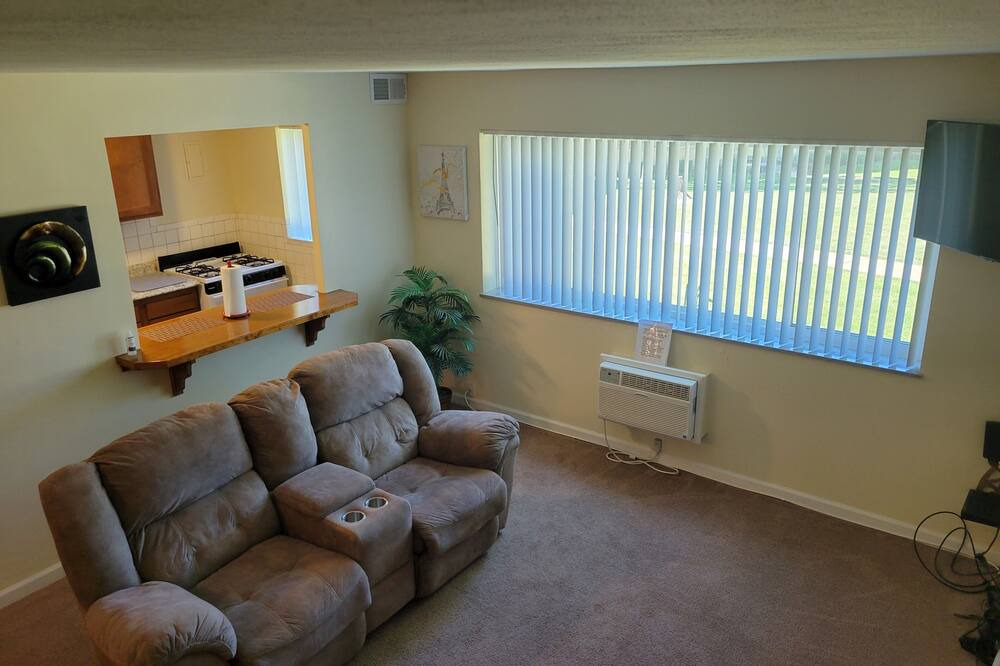 Photo of Livingroom in University City