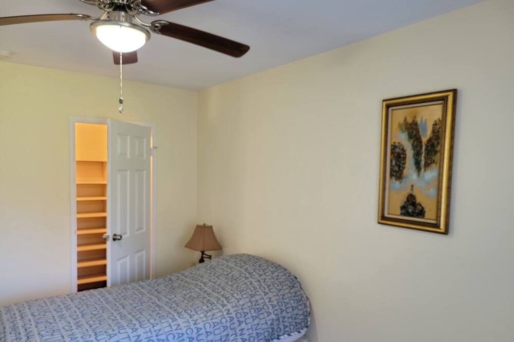 Photo of Bedroom in University City