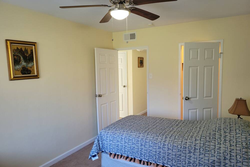 Photo of Bedroom in University City