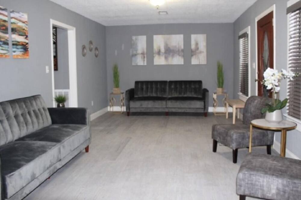 Photo of Livingroom in Sweeny
