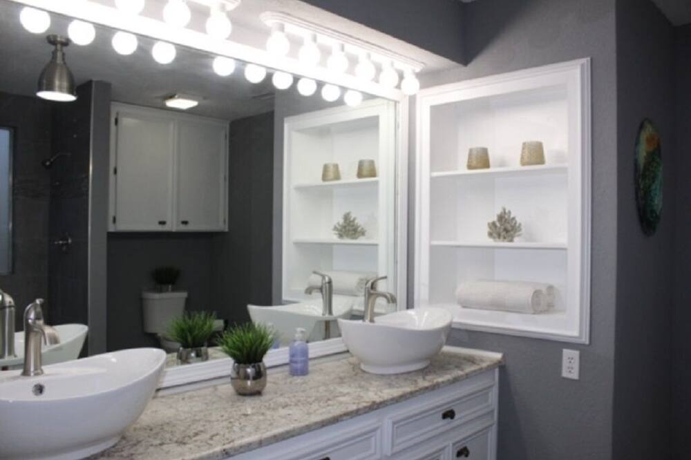Photo of Bathroom in Sweeny