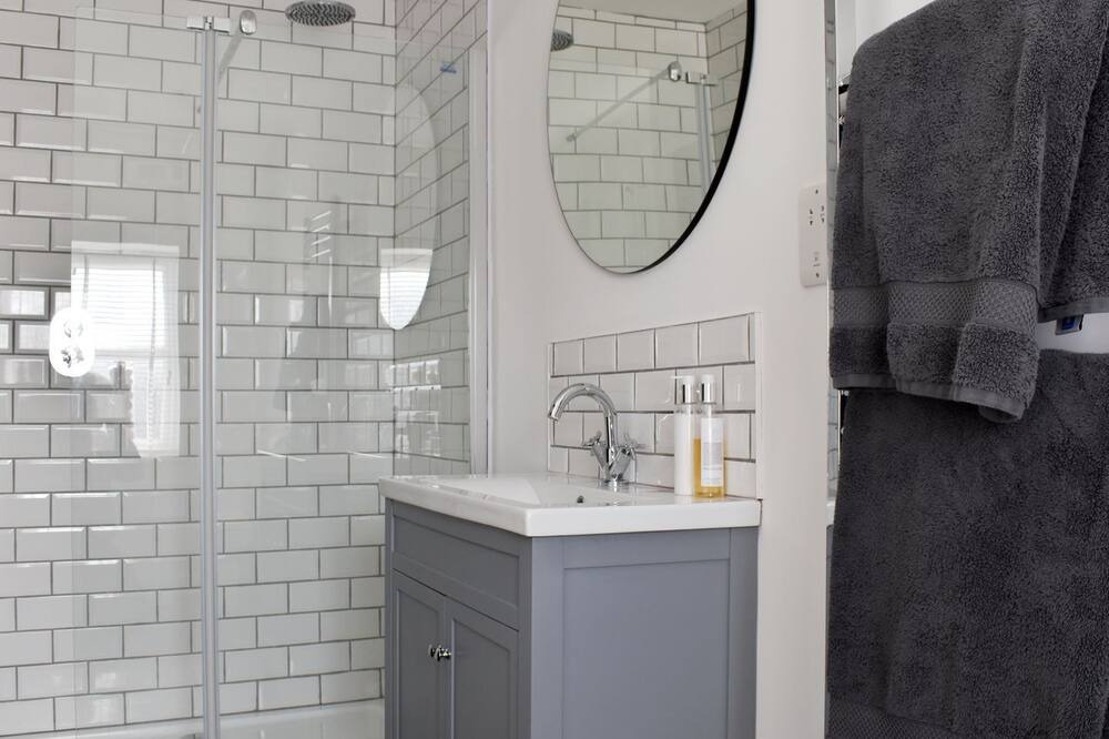 Photo of Bathroom in Oulton Broad