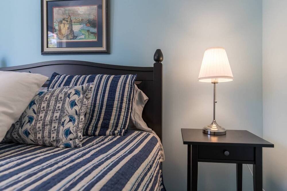 Photo of Bedroom in Point Clark