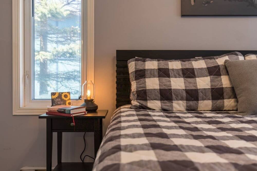 Photo of Bedroom in Point Clark