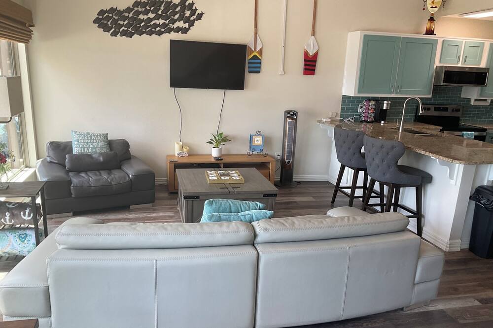 Photo of Livingroom in Cape Royale