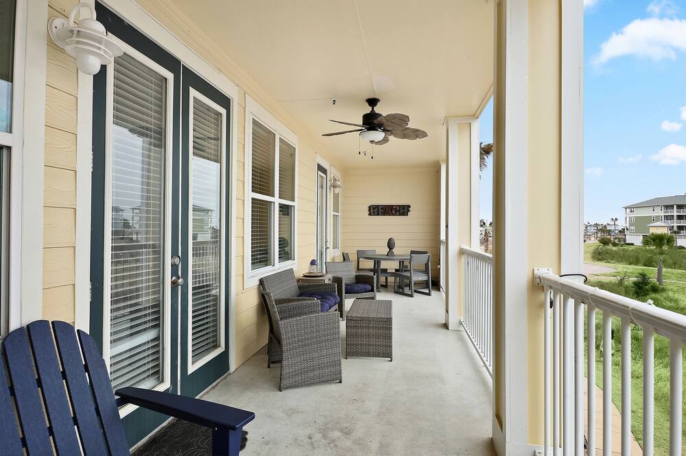 Photo of Patio Balcony in Red Fish Cove