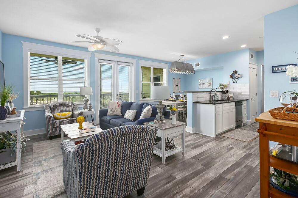 Photo of Patio Balcony in Red Fish Cove