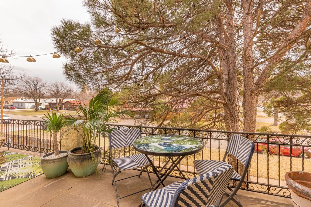 Photo of Patio Balcony in Sayles Blvd. Area