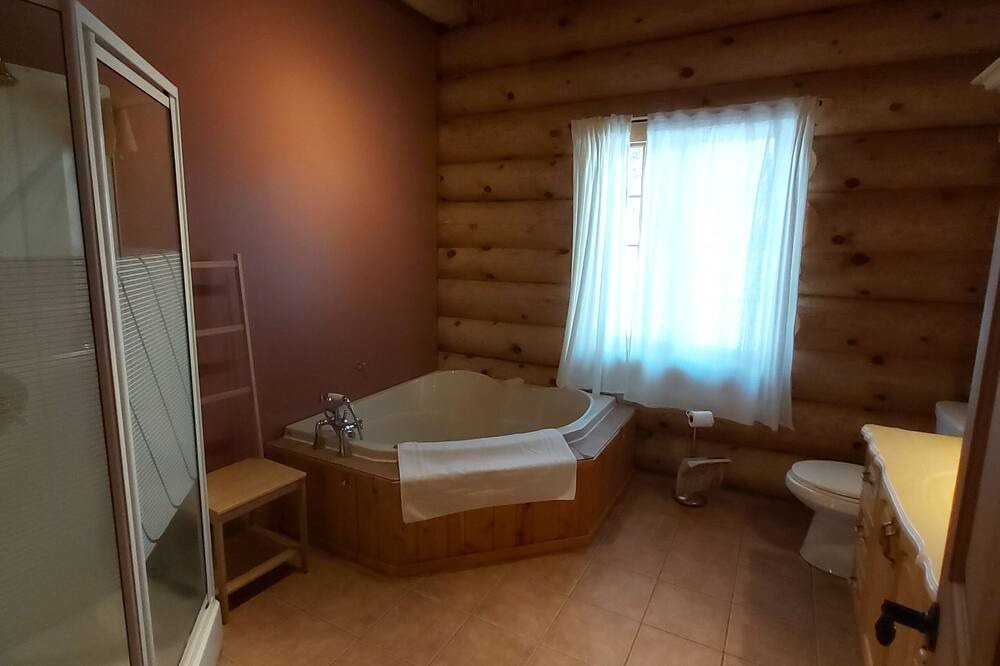 Photo of Bathroom in Georgeville