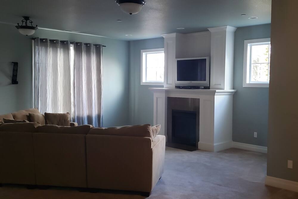Photo of Livingroom in Fairview