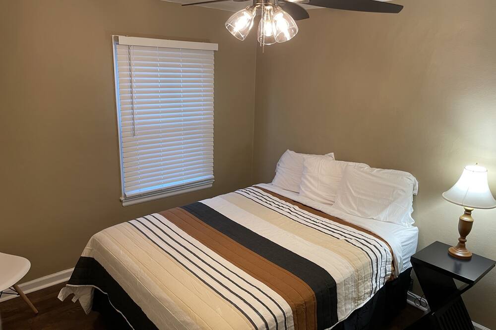 Photo of Bedroom in Salem