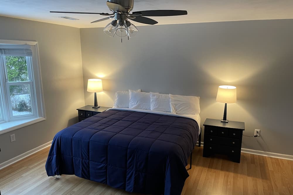 Photo of Bedroom in Salem