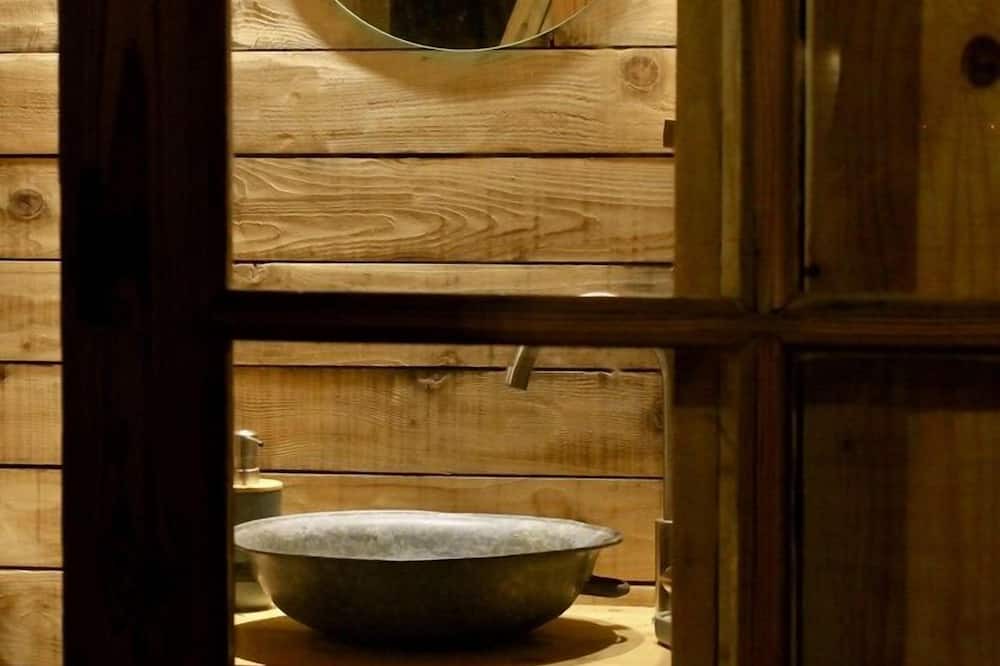 Photo of Bathroom in La Roche-des-Arnauds