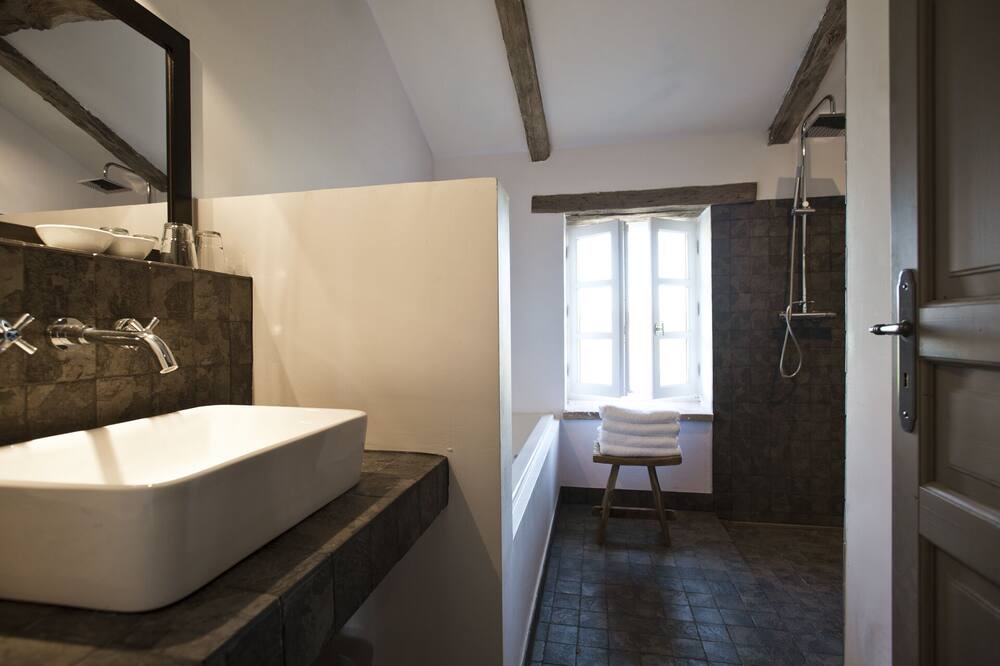 Photo of Bathroom in Sauveterre