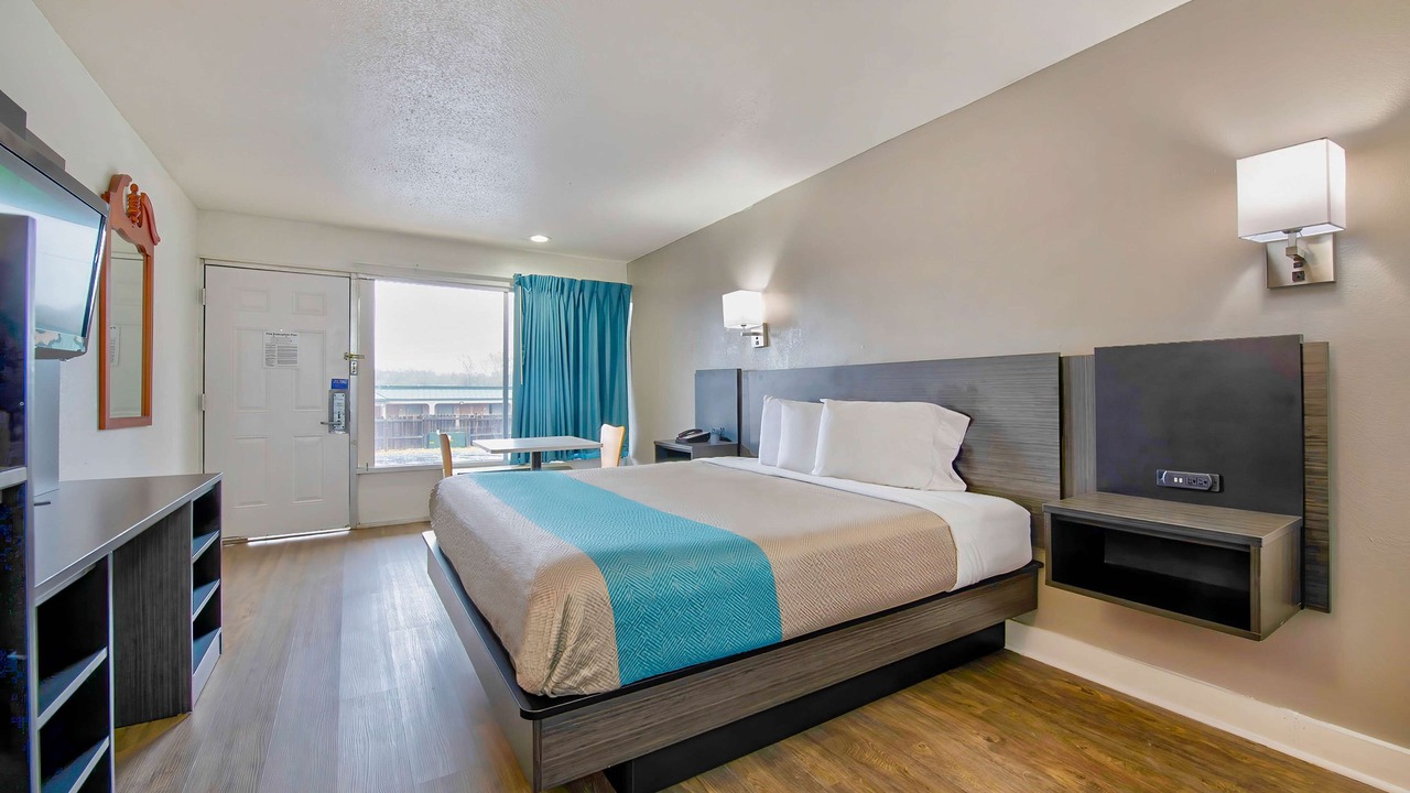 Photo of Others in Byron