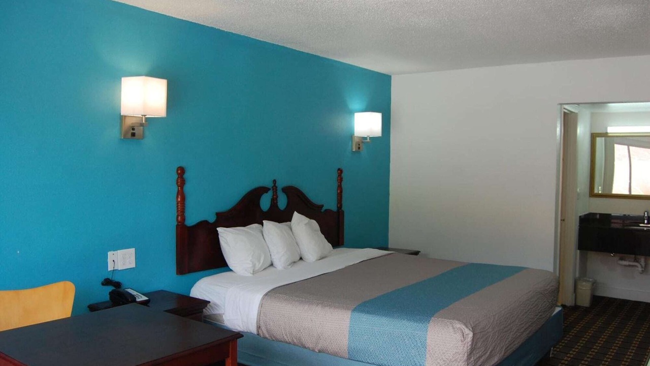 Photo of Others in Byron