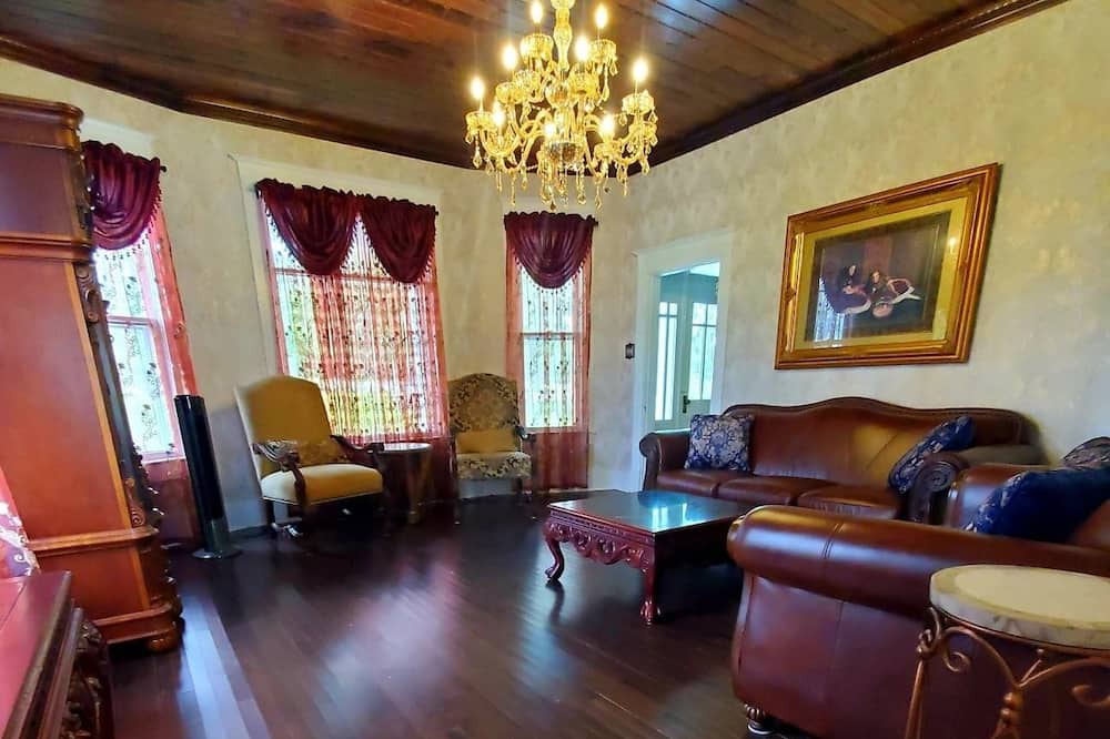 Photo of Livingroom in Mc Dougal