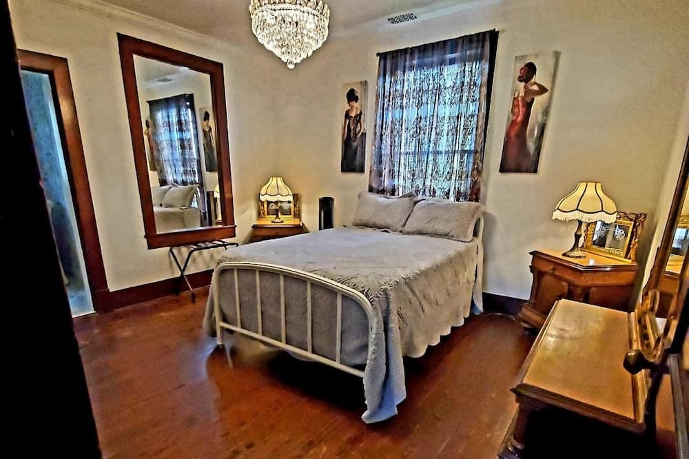 Photo of Bedroom in Mc Dougal