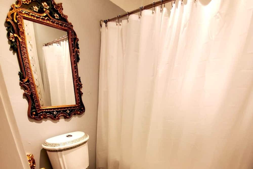 Photo of Bathroom in Mc Dougal