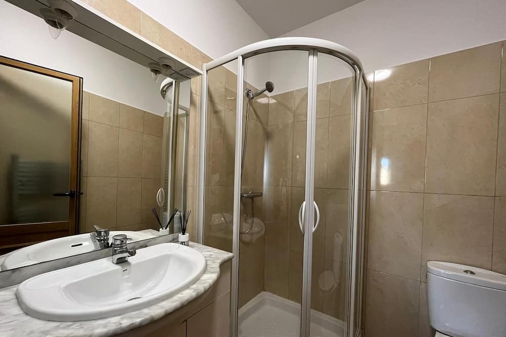 Photo of Bathroom in Agoncillo